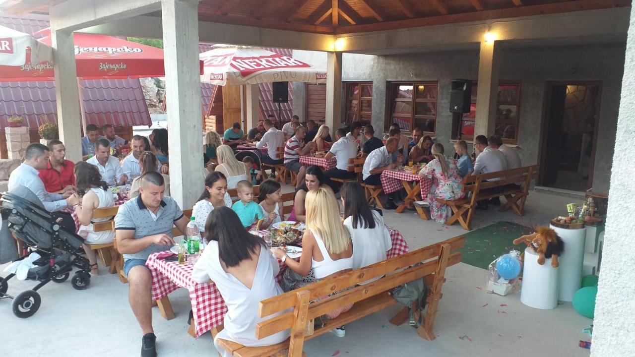 Rural Tourism/Ruralni Turizam Kisin Hotel Требине Екстериор снимка